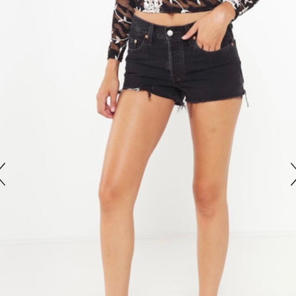 Sz27 Levi’s 501 button fly distressed cutoff denim shorts in faded black. EUC - Picture 4 of 16